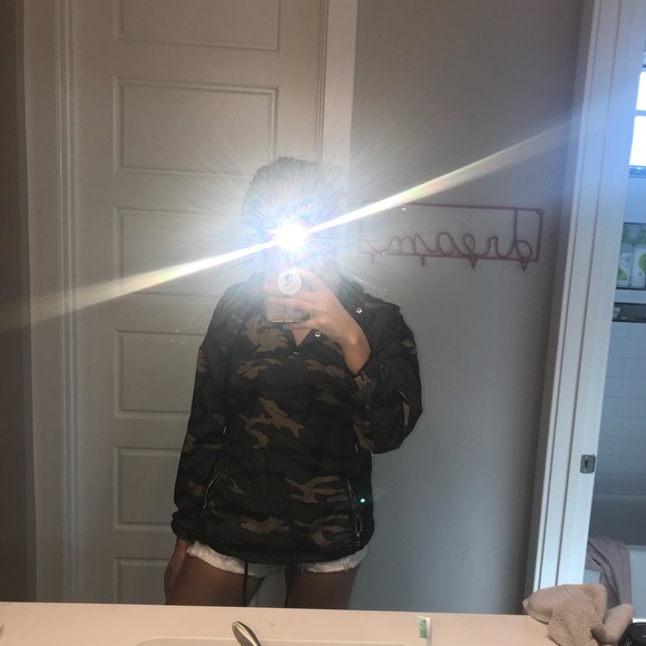 Forever 21 windbreaker - Picture 3 of 4